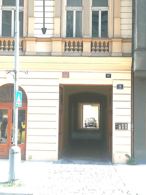プラハFamily Duplex On Wenceslas Squareアパートメント エクステリア 写真