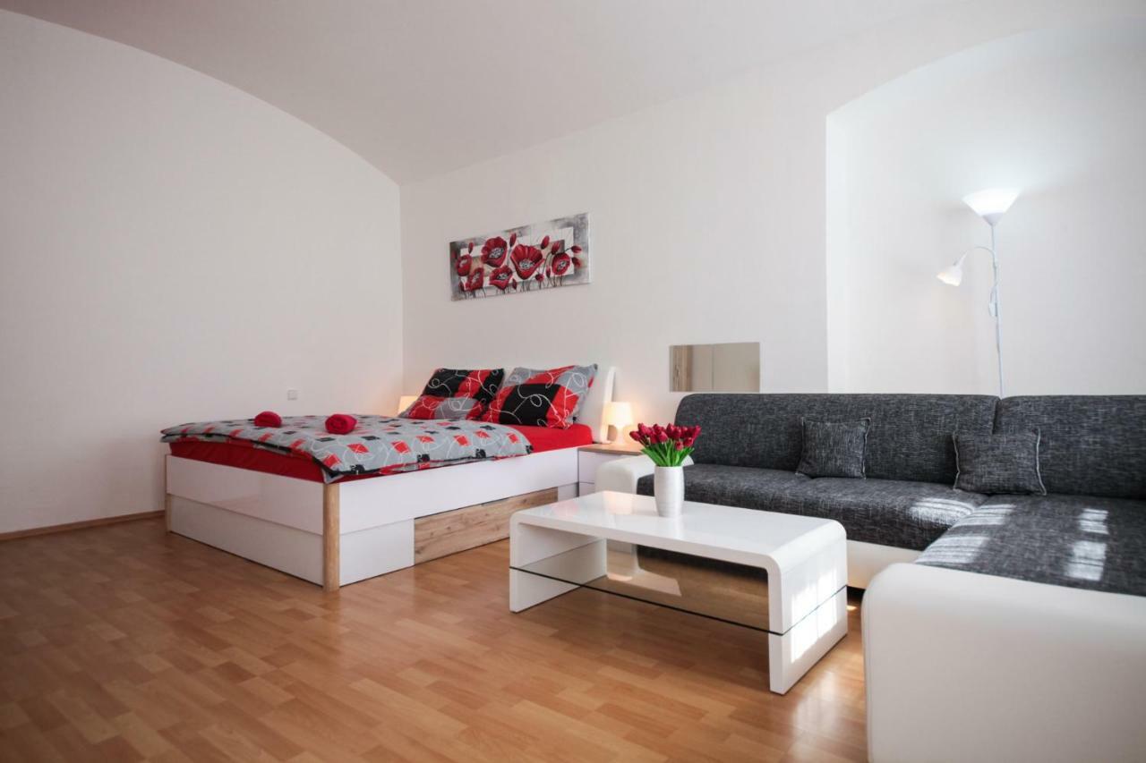 プラハFamily Duplex On Wenceslas Squareアパートメント エクステリア 写真