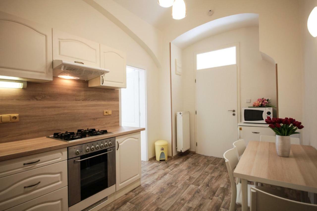 プラハFamily Duplex On Wenceslas Squareアパートメント エクステリア 写真