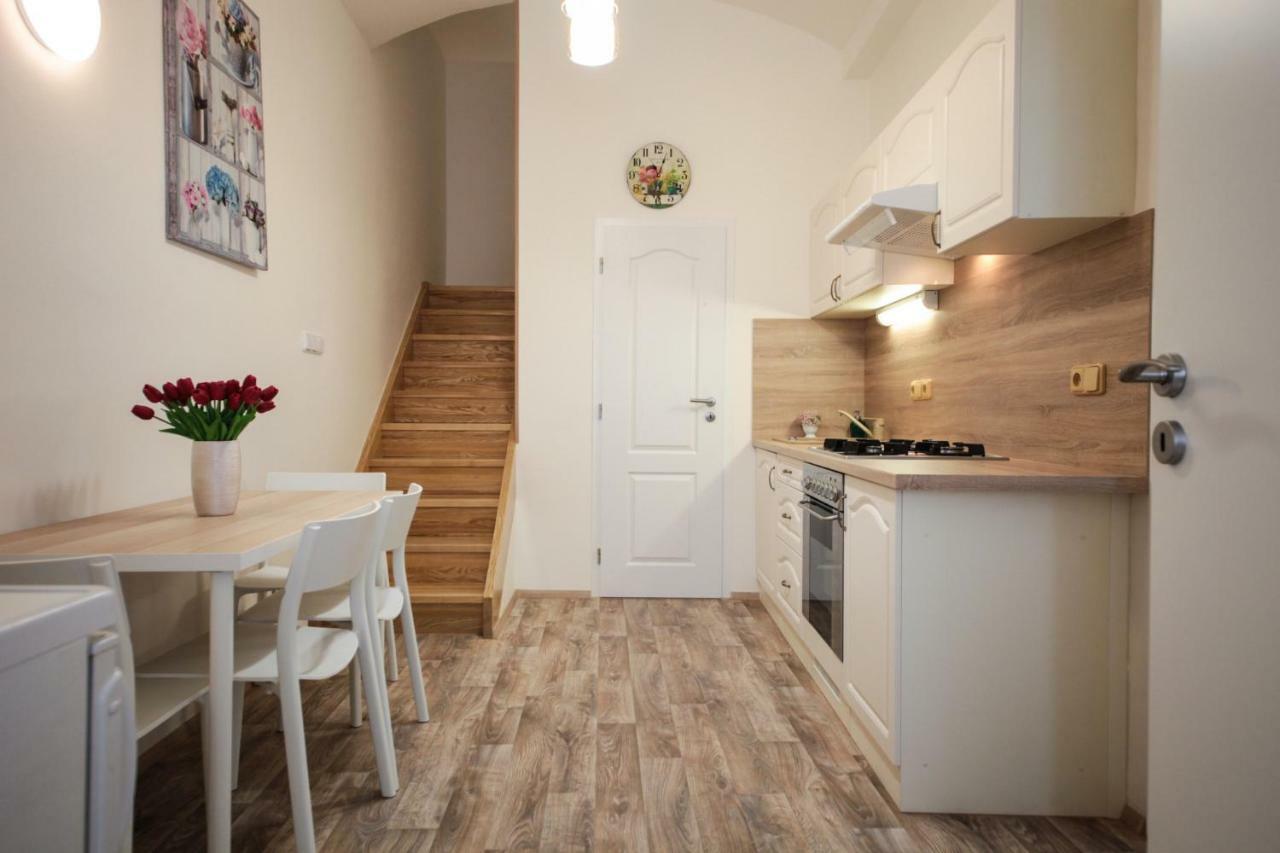 プラハFamily Duplex On Wenceslas Squareアパートメント エクステリア 写真