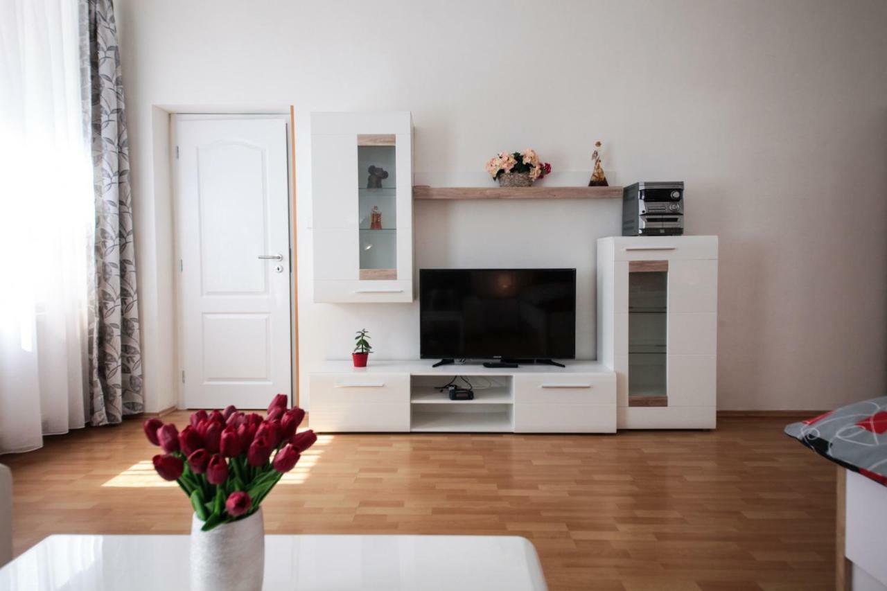 プラハFamily Duplex On Wenceslas Squareアパートメント エクステリア 写真